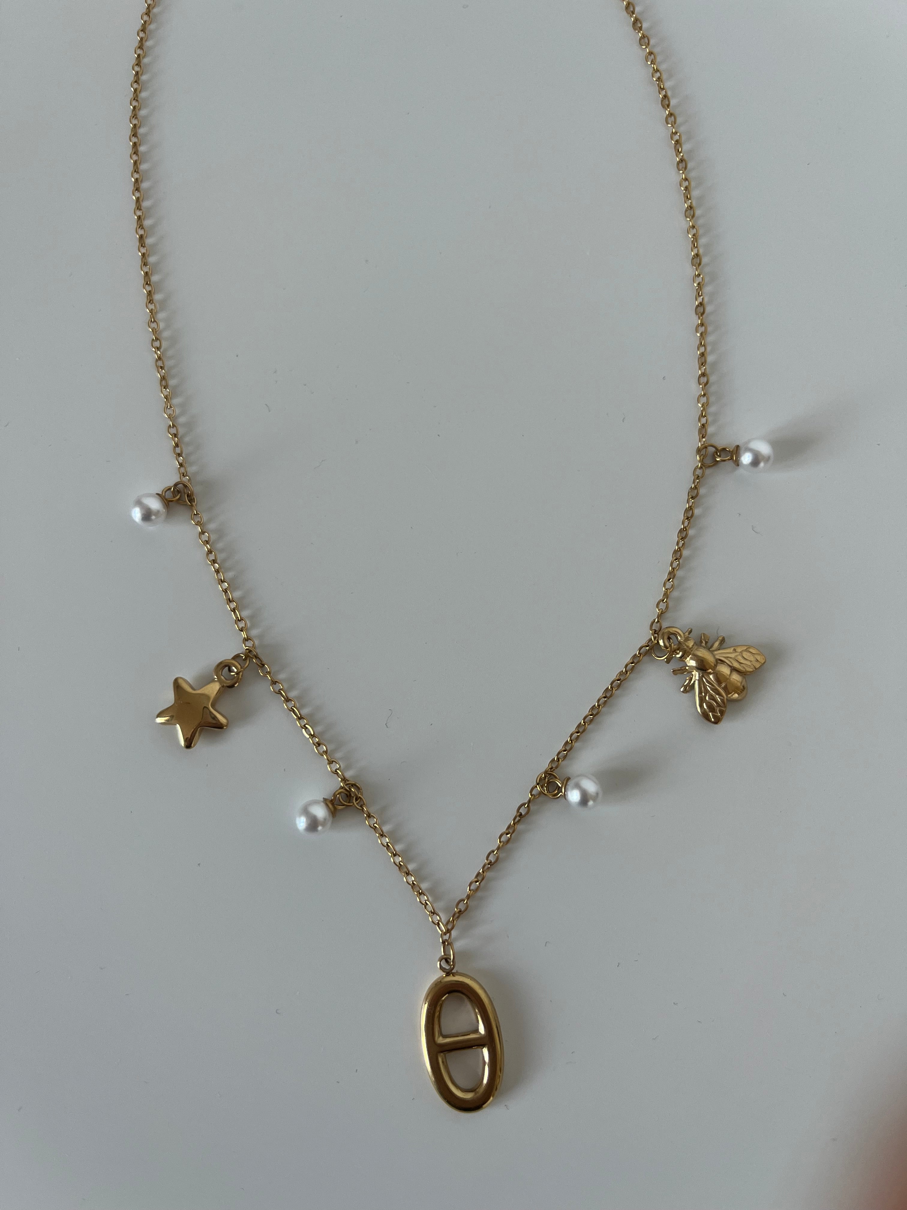 Queen Bee Pearl Necklace