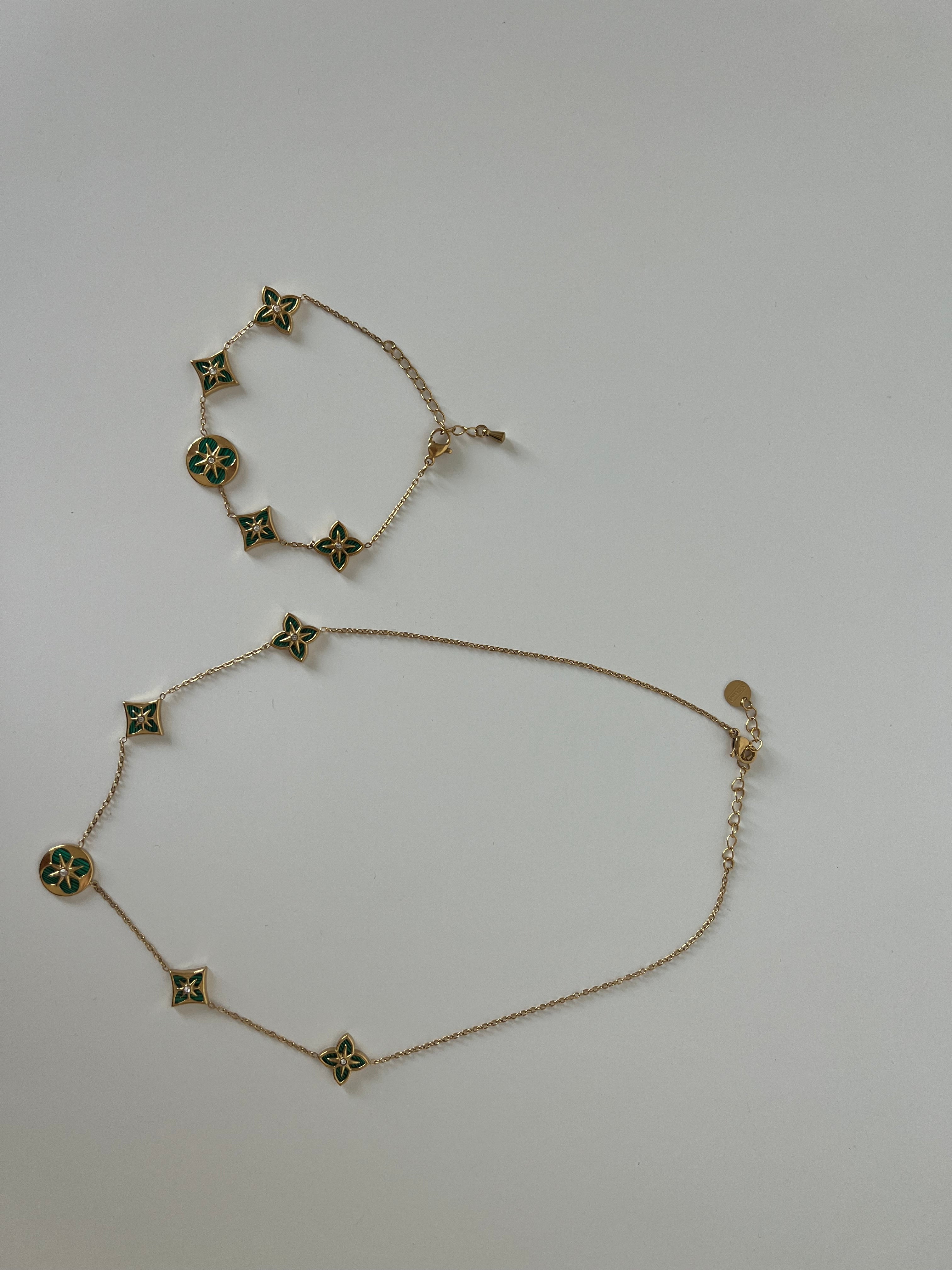 Green Clover Jewelry Set – Necklace & Bracelet