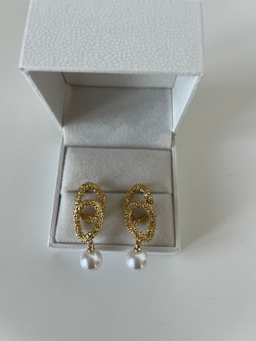 Textured Gold Link Pearl Earrings