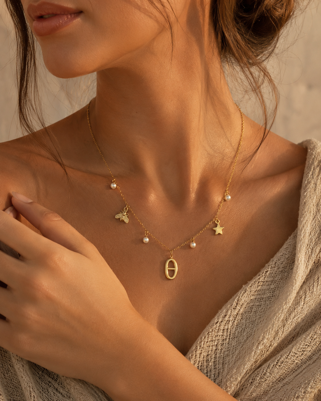 Queen Bee Pearl Necklace